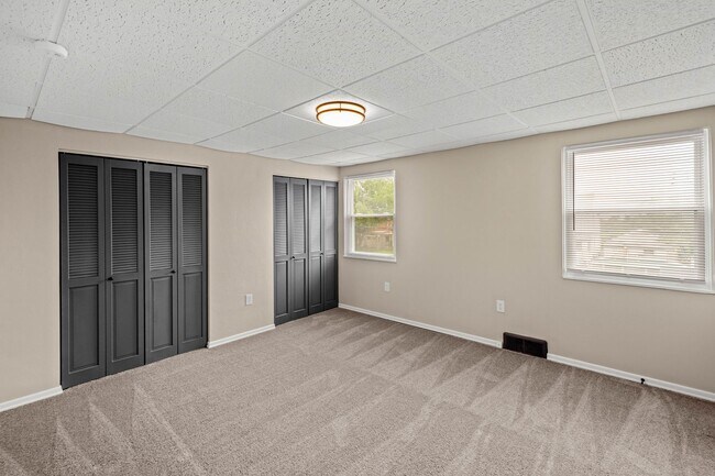 Building Photo - MOVE IN SPECIAL! SCORE HALF OFF 1ST MONTH'...