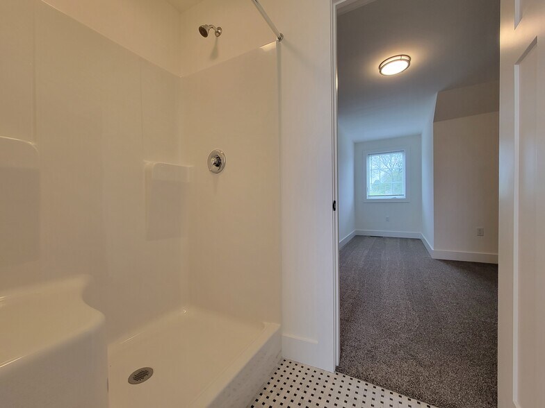 Building Photo - 17 Burk Ct