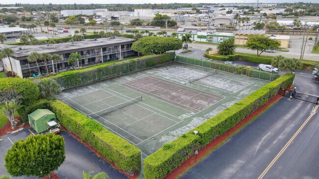 Building Photo - 896 N Federal Hwy