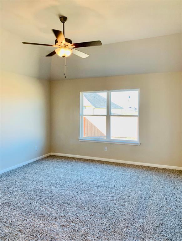 Building Photo - 808 Fallbrook Dr