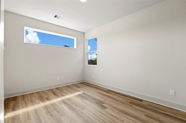 Building Photo - 5726 Rucio Ln