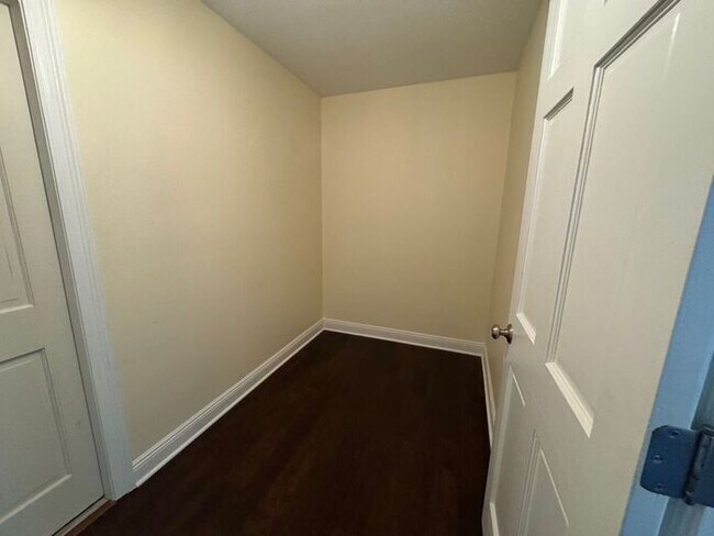Building Photo - Pensacola - Inverness - 3 bedroom, 2 bathroom