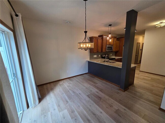 Building Photo - 18442 Lafayette Way