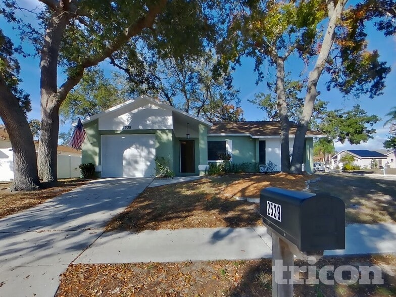 Building Photo - 2539 Pinetta Ct