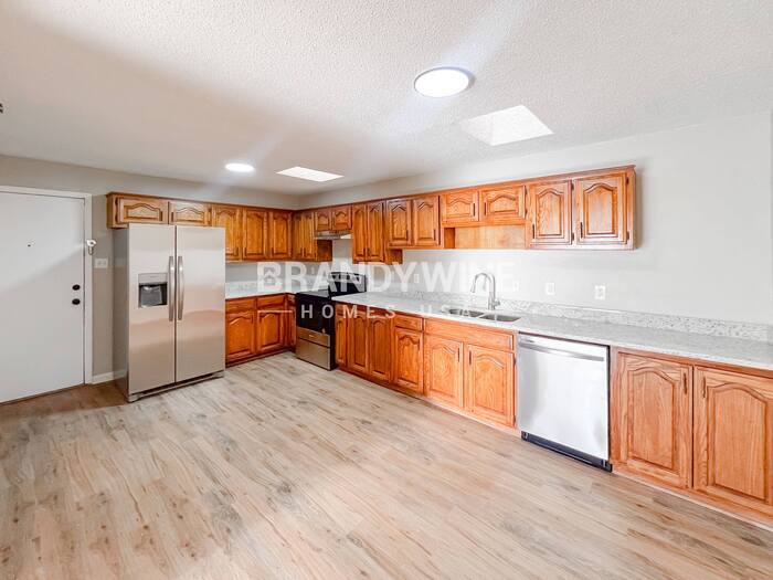 Building Photo - 5505 Key Bend