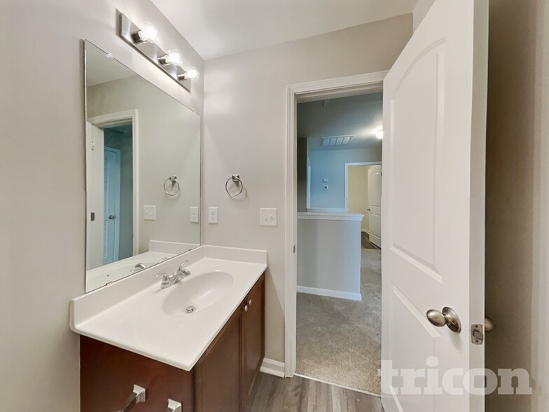 Building Photo - 318 Cedar Ridge