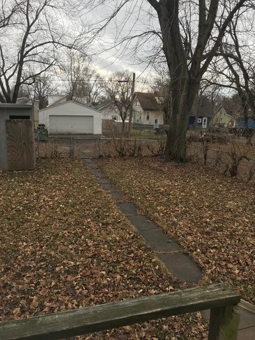 Building Photo - 812 W Mac Queen Ave