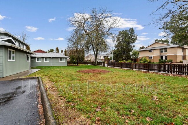 Building Photo - 17354 SW Merlo Rd