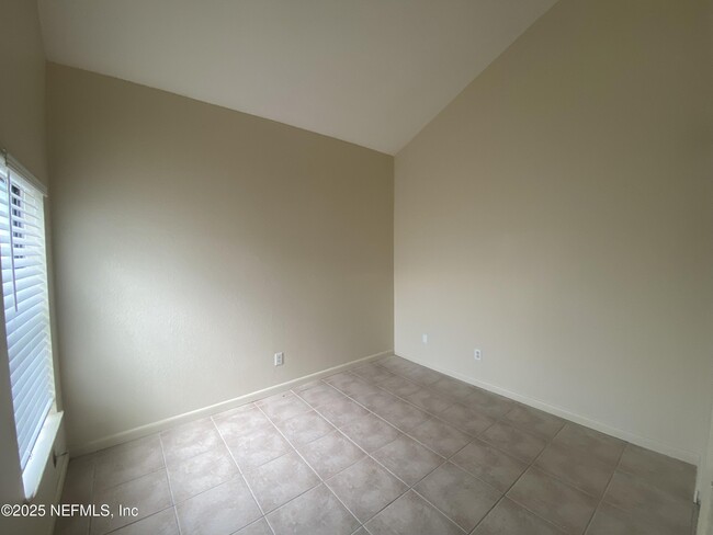 Building Photo - 1290 Wonderwood Dr