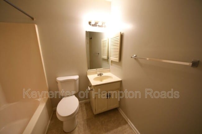 Building Photo - 313 Gaylor Ln