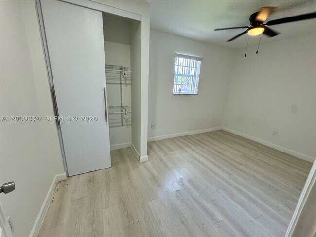 Building Photo - 2130 Plunkett St
