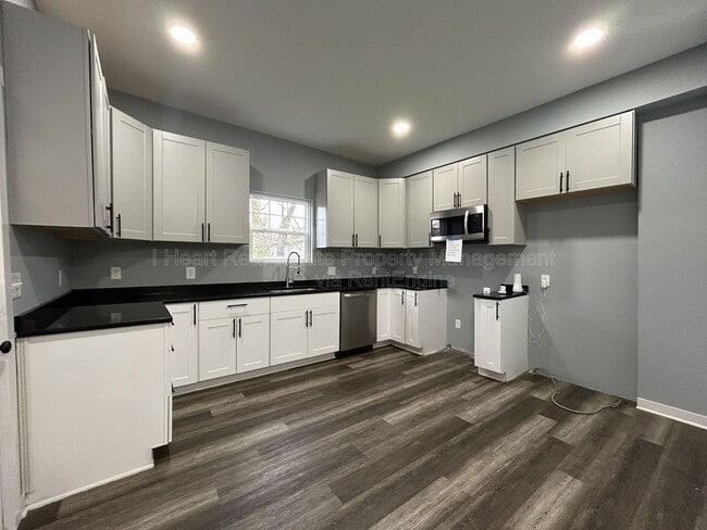 Building Photo - 208 N Guilford Ave