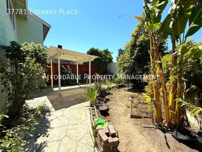 Building Photo - 37781 Essanay Pl