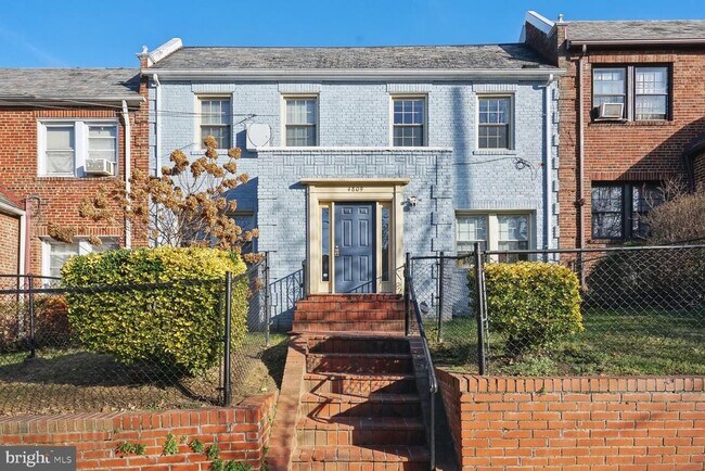 Building Photo - 4809 3rd St NW