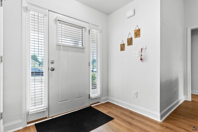 Building Photo - 241 Overton Dr