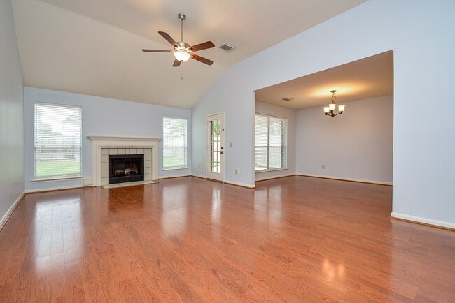 Building Photo - 1319 Irish Mist Ct