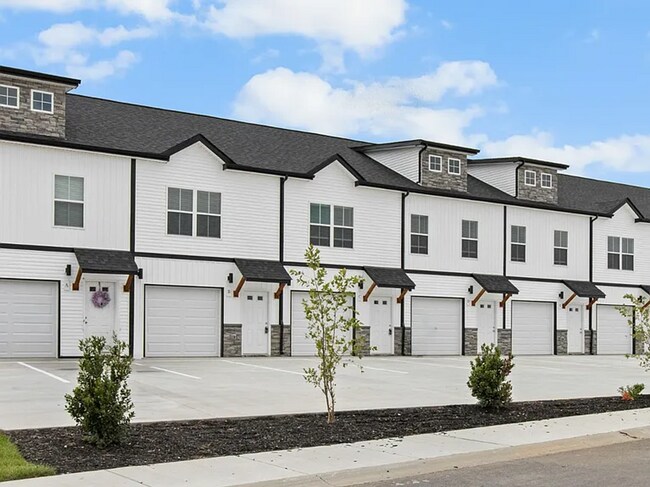 Primary Photo - 208 Drayton Dr