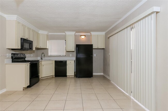 Building Photo - 4011 Palm Bay Cir