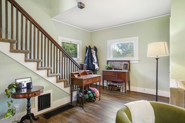 Building Photo - Charming Home Near Colorado College – Walk to Downtown & Trails!