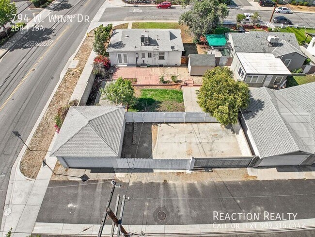Building Photo - 794 W Winn Dr