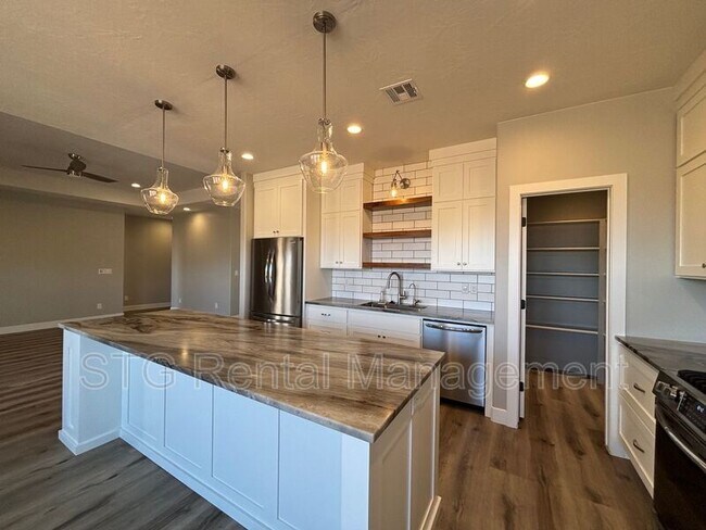 Building Photo - 1792 W 150 S