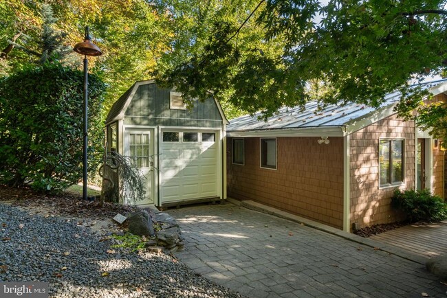 Building Photo - 8255 Sunderman Pl