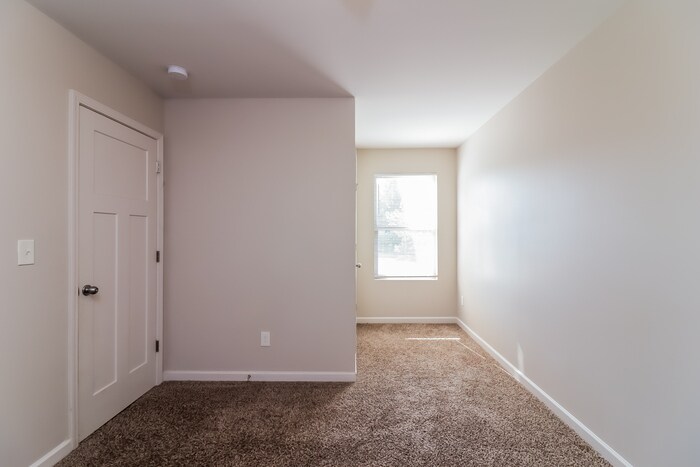 Building Photo - 5193 Tew Ln SW