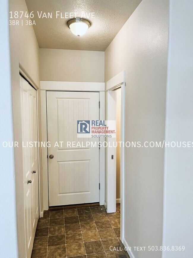 Building Photo - 18746 Van Fleet Ave