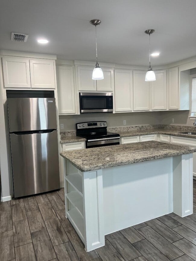 Building Photo - 1309 Alta Vista Dr