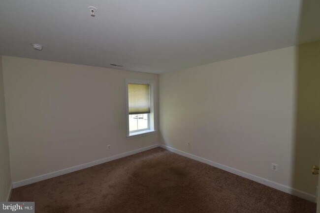 Building Photo - 139 Hokeland Dr