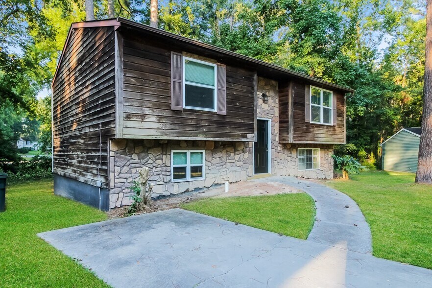 Building Photo - 3004 Windwood Pl