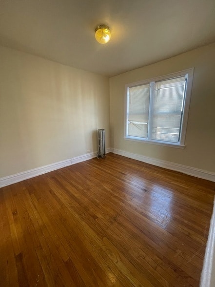 Building Photo - 117 E 68th St