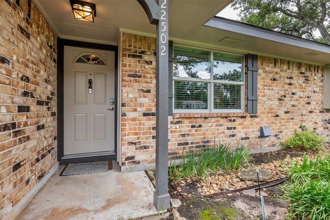 Building Photo - 22502 Fields Ln