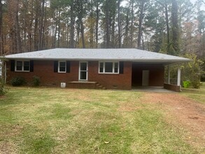 Building Photo - Charming Brick Home