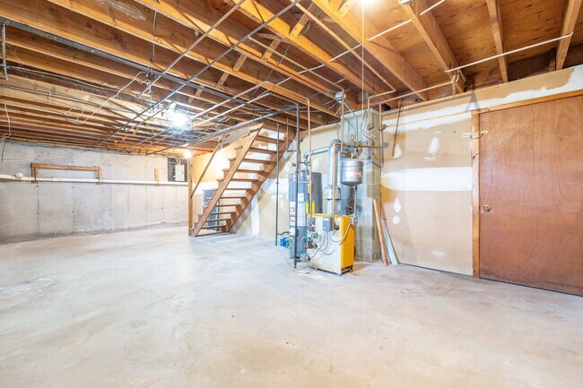 Building Photo - 29 Medford St