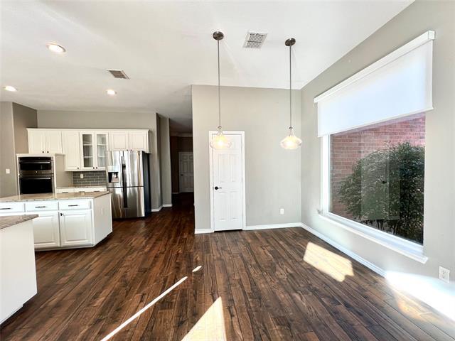 Building Photo - 615 Fallbrook Dr