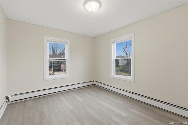 Building Photo - 95 King St