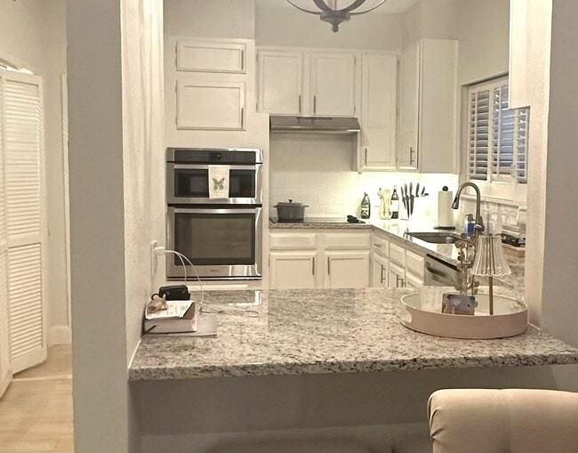 Building Photo - 8103 N New Braunfels Ave #5