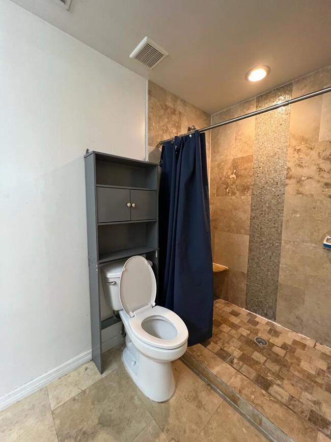 Building Photo - 5640 Blue Shadows Ct
