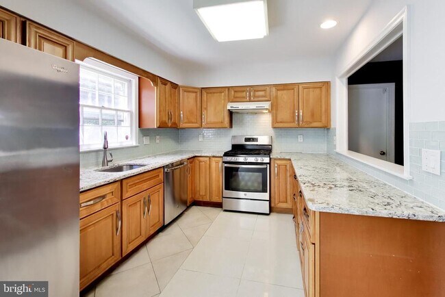 Building Photo - 991 Farm Haven Dr