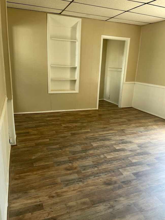 Building Photo - 2 Bdrm - 2 Bath Home