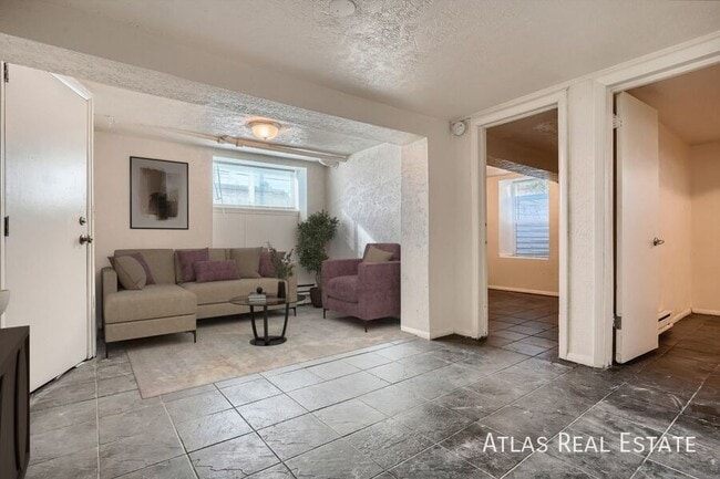 Building Photo - 1575 Lima St