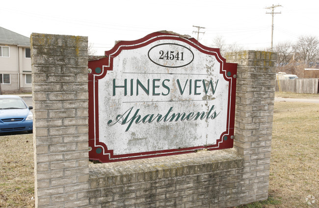 Building Photo - Hines View Apts