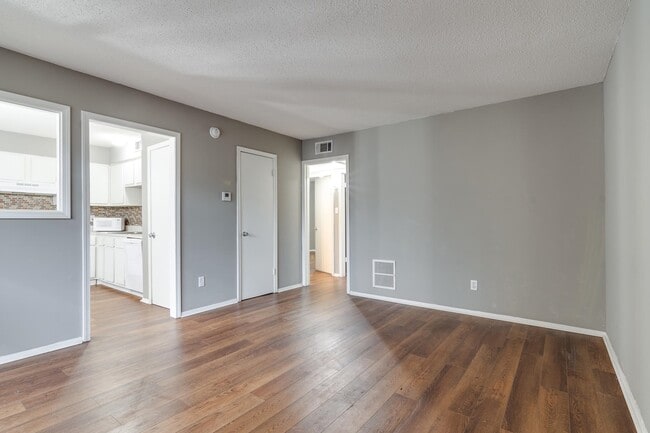 Building Photo - 3646 Spottswood Ave
