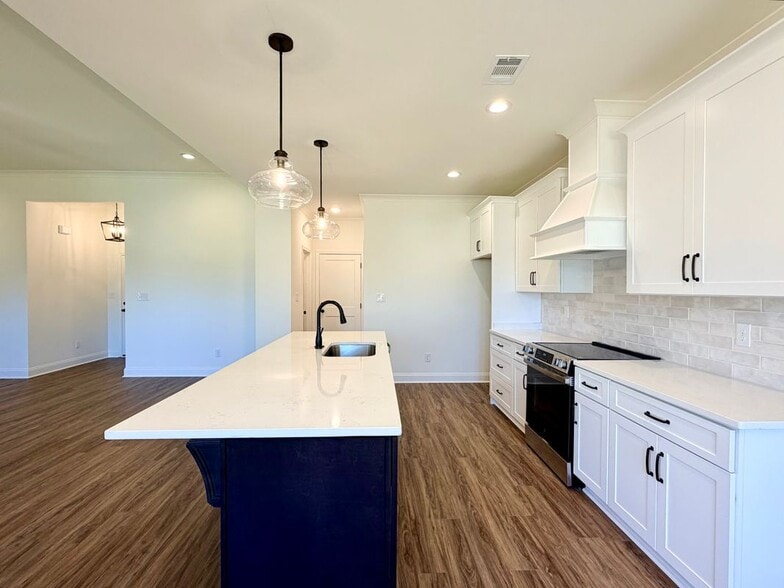 Building Photo - 527 Bristleleaf Path