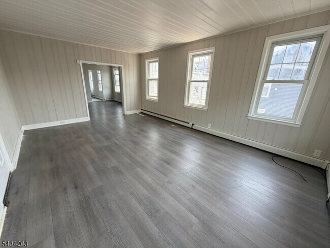 Building Photo - 413 Beardsley Ave