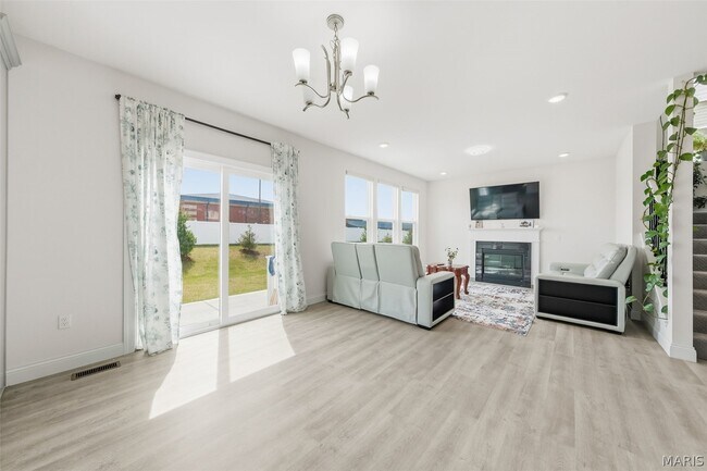 Building Photo - 106 Sommerset Ct