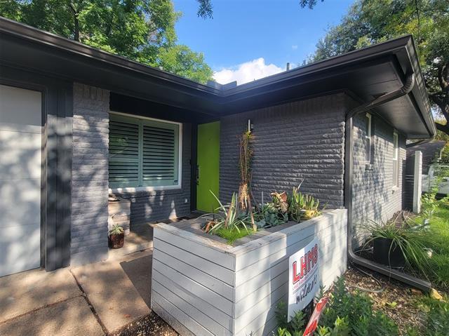Building Photo - 8530 Capri Dr