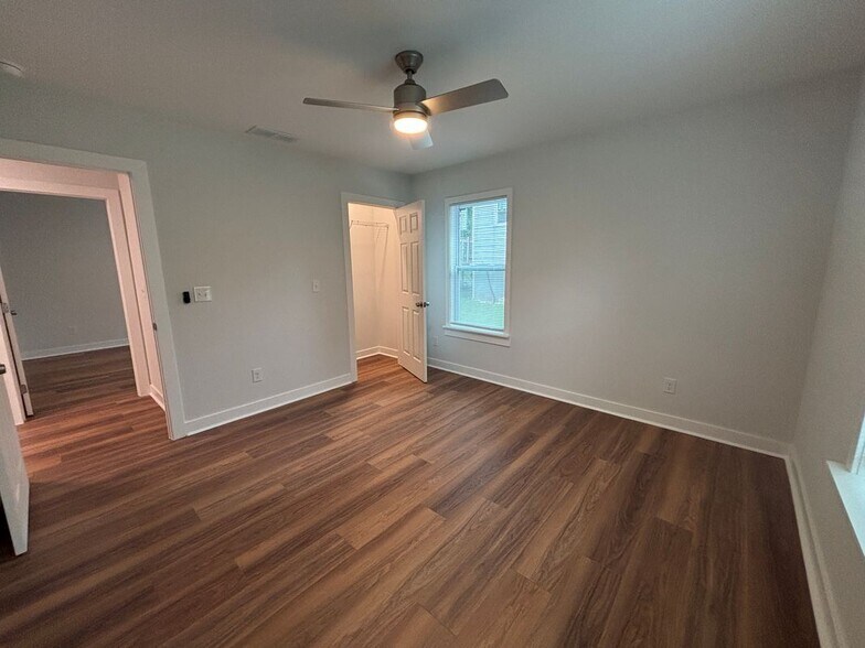 Building Photo - 1389 Lanvale Dr SW