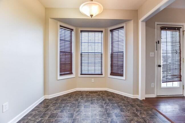 Building Photo - 3886 Stella Dr